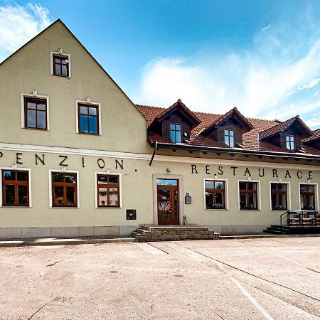 Ledeč nad Sázavou Penzion A Restaurace U Reky酒店 外观 照片