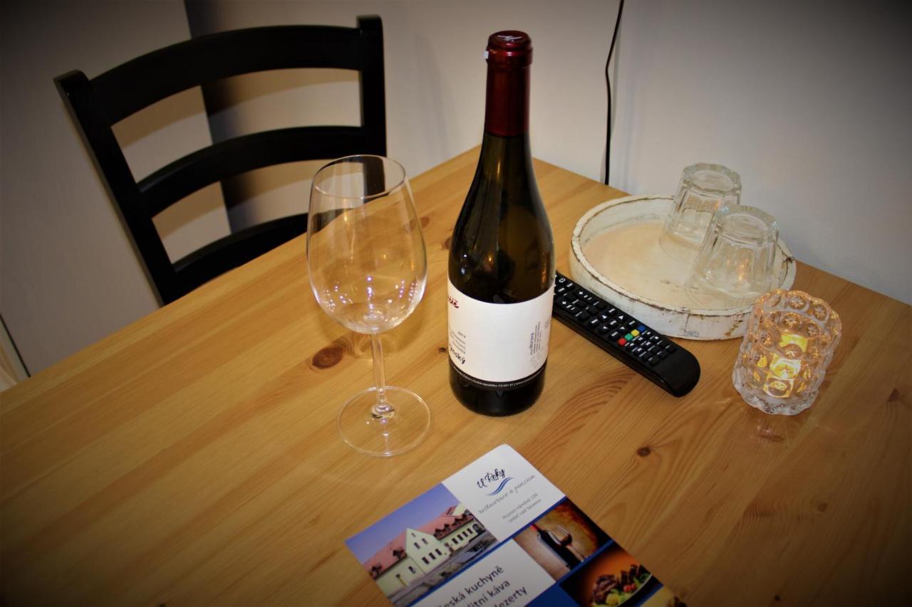 Penzion A Restaurace U Reky Ledeč nad Sázavou 外观 照片