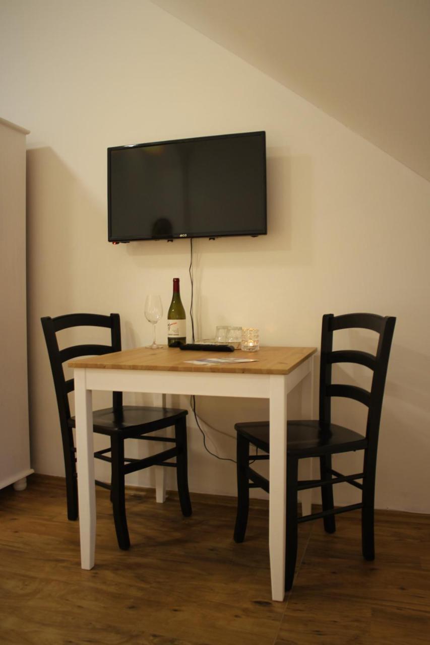 Penzion A Restaurace U Reky Ledeč nad Sázavou 外观 照片